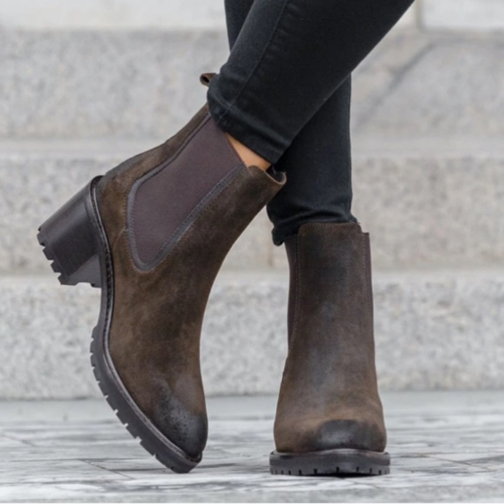THURSDAY BOOT CO Knockout Chelsea Boot in Olive
